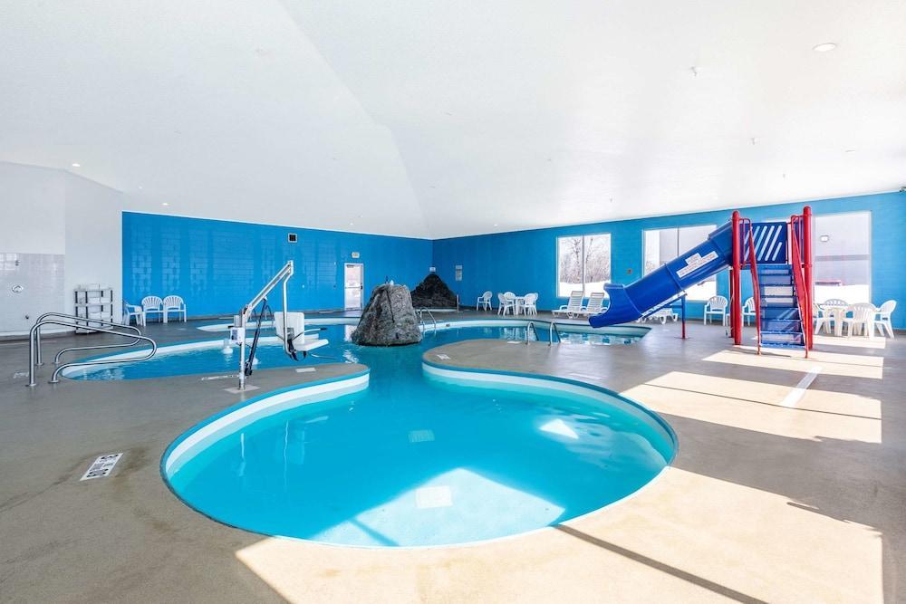 Comfort Suites Escanaba Esterno foto